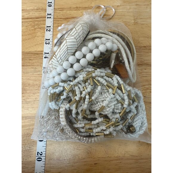 Jewelry Lot Wearable White & Gold Assorted Pieces Including Bangles Necklaces - Picture 3 of 9